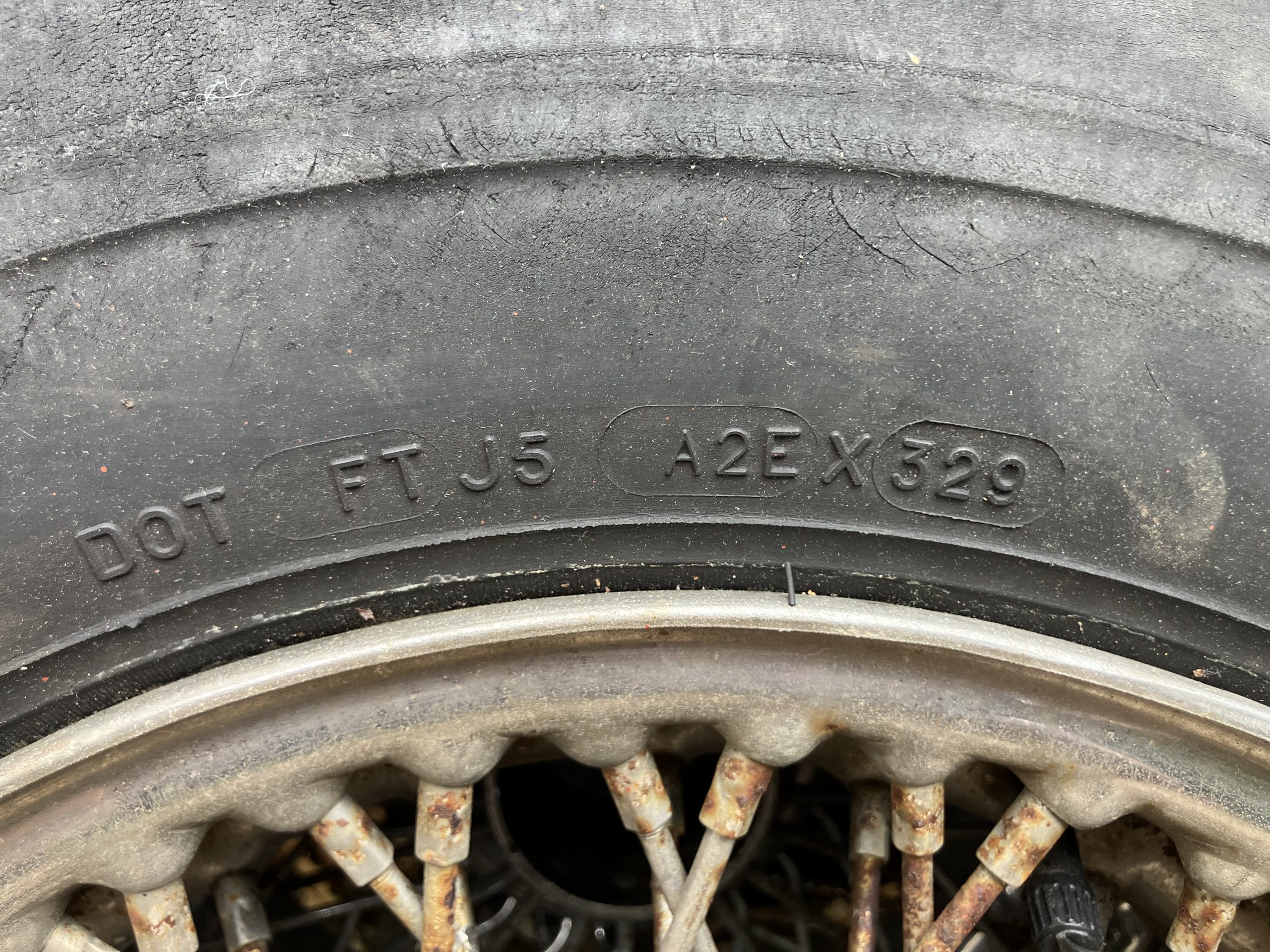 Set of 4 wire wheels: Usable but Needing Refurbishment £250 - Image 8