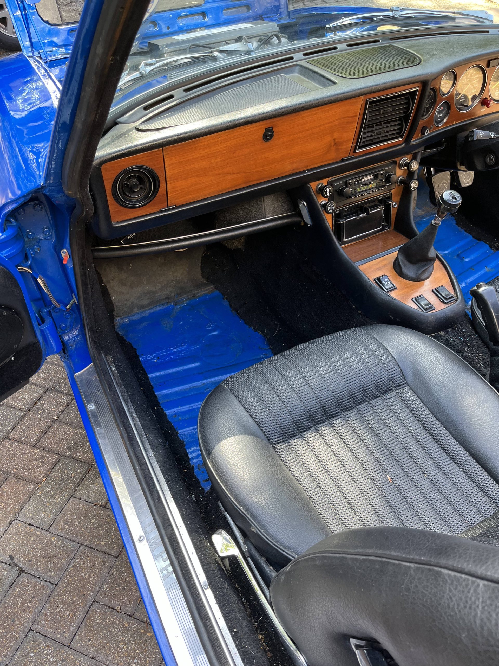 Fully restored Manual with overdrive Stag finished in Tahiti Blue. Offers over £25,000 - Image 6