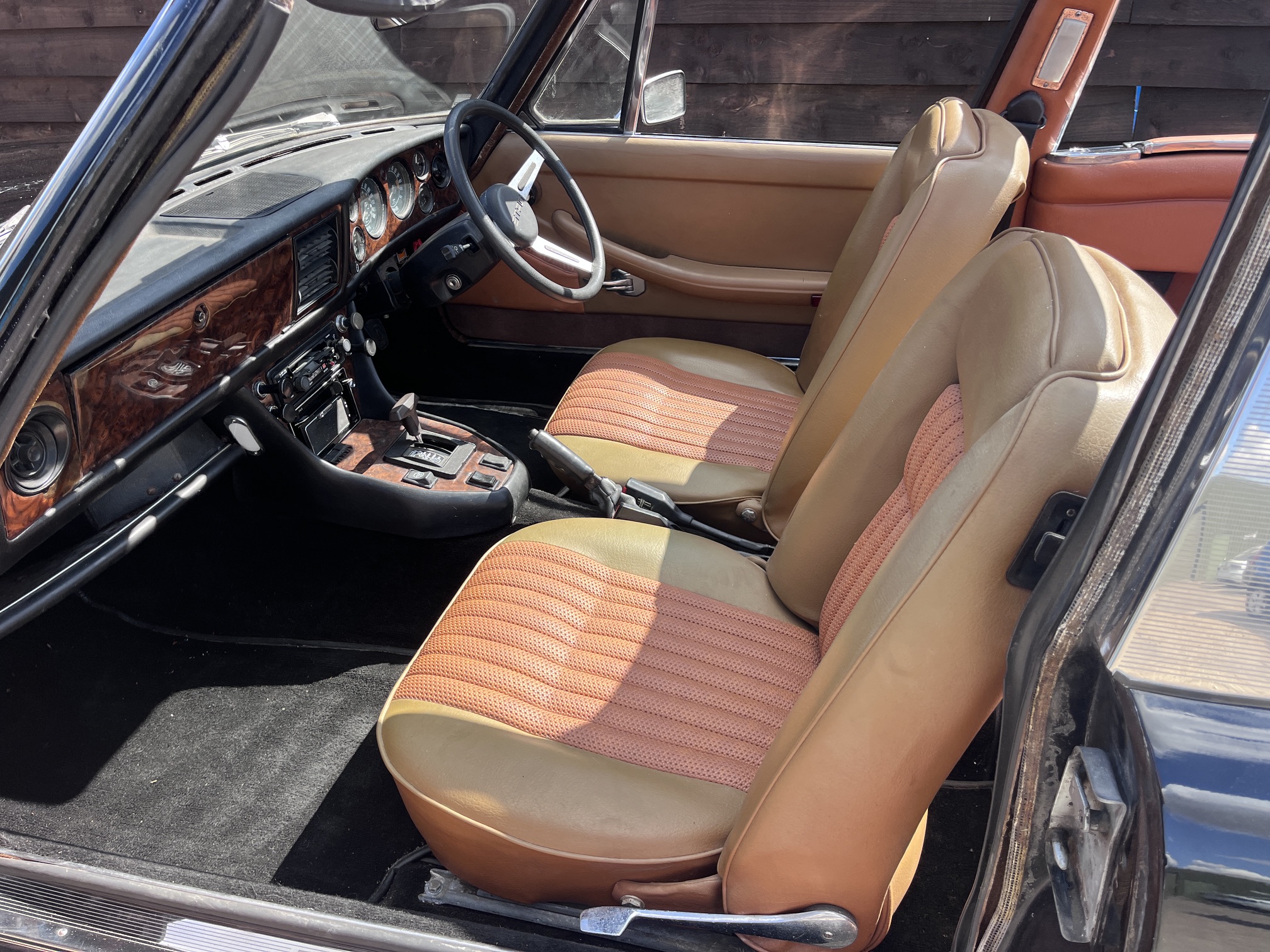 1971 Triumph Stag 3.0 V8 £8795 - Image 6